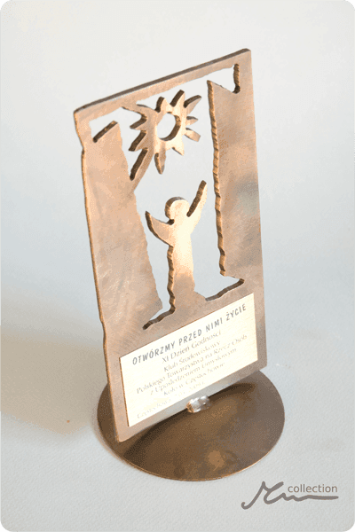 Statuett i metall -  MET101