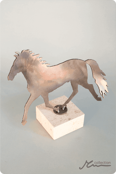 Statuett i metall -  MET108