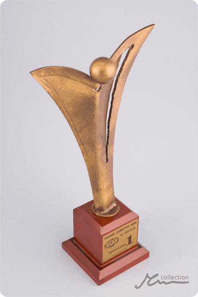 Statuett i metall -  MET028
