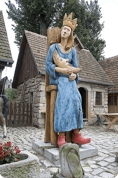 Statuett i tre -  DRE028