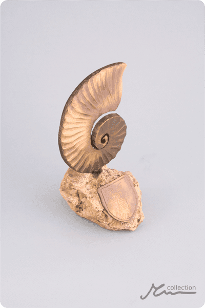 Statuett i metall -  MET039