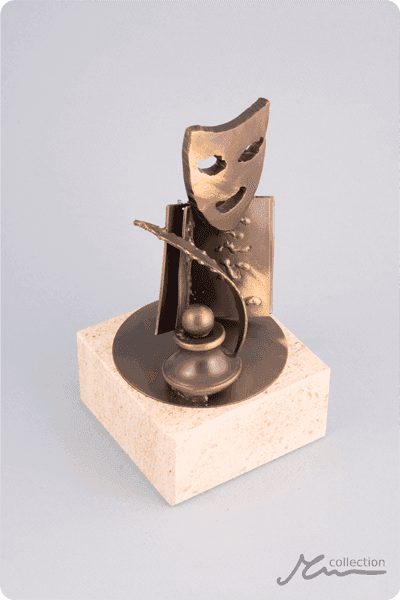 Statuett i metall -  MET059