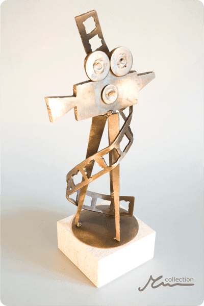 Statuett i metall -  MET085