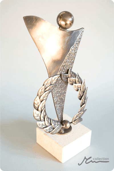 Statuett i metall -  MET091