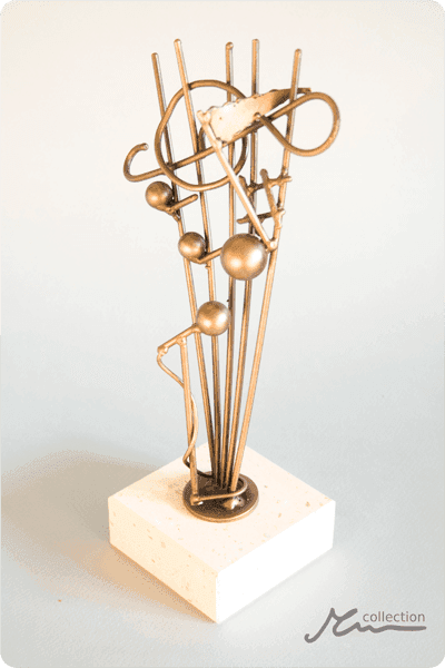 Statuett i metall -  MET092