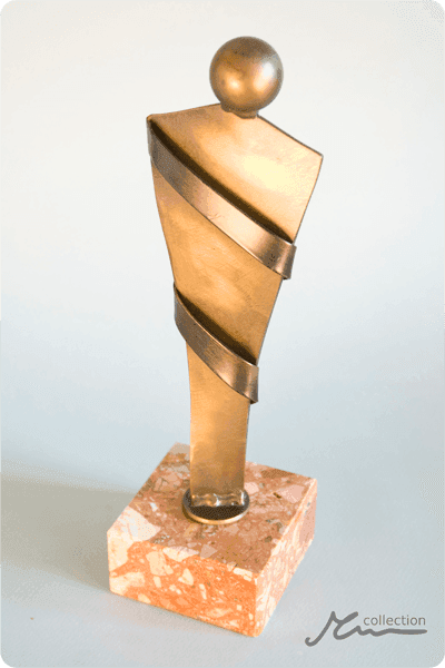 Statuett i metall -  MET096